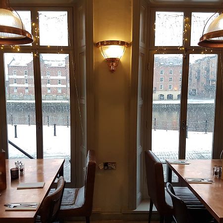 Hotel Lil'S Bar And Bistro à York Extérieur photo